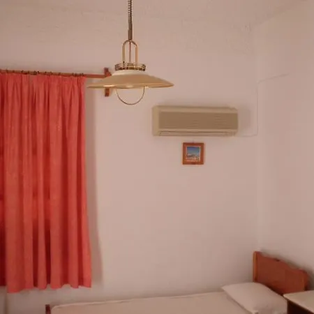 Pensión Rubini Páros